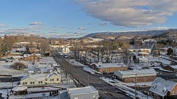 Weather camera view of Russell County Courthouse.