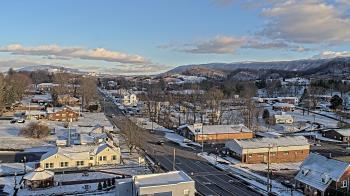 Weather camera view of Russell County Courthouse.