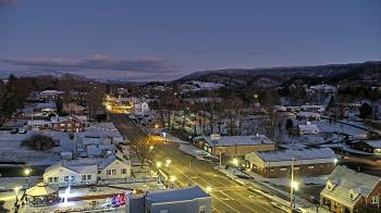Weather camera view of Russell County Courthouse.