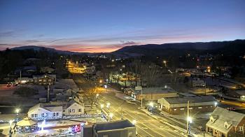 Weather camera view of Russell County Courthouse.