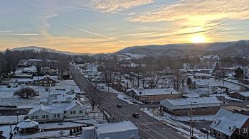 Weather camera view of Russell County Courthouse.