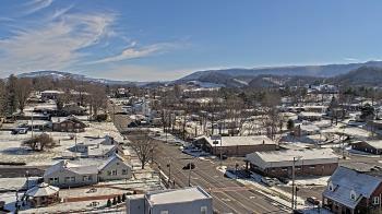 Weather camera view of Russell County Courthouse.