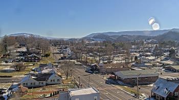 Weather camera view of Russell County Courthouse.