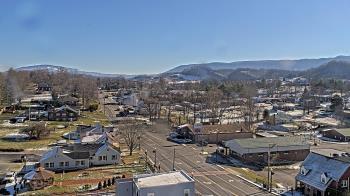 Weather camera view of Russell County Courthouse.