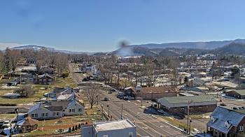 Weather camera view of Russell County Courthouse.