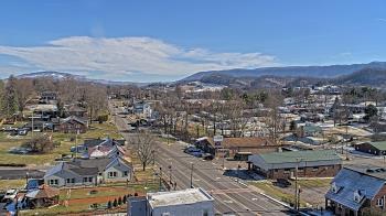 Weather camera view of Russell County Courthouse.