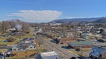 Weather camera view of Russell County Courthouse.