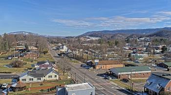 Weather camera view of Russell County Courthouse.
