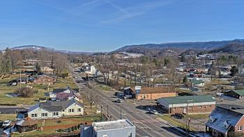 Weather camera view of Russell County Courthouse.