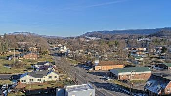 Weather camera view of Russell County Courthouse.