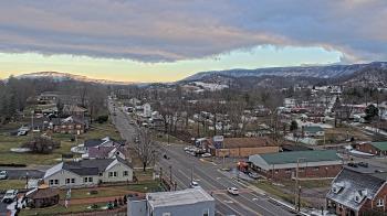 Weather camera view of Russell County Courthouse.