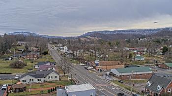 Weather camera view of Russell County Courthouse.
