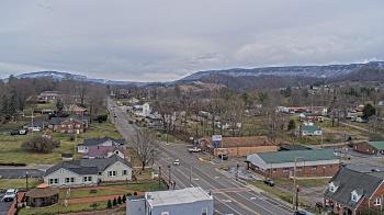 Weather camera view of Russell County Courthouse.