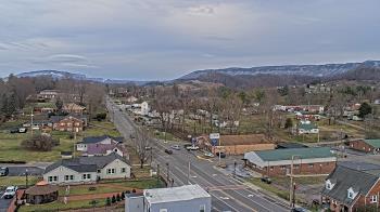 Weather camera view of Russell County Courthouse.