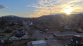 Weather camera view of Russell County Courthouse.