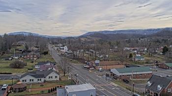 Weather camera view of Russell County Courthouse.