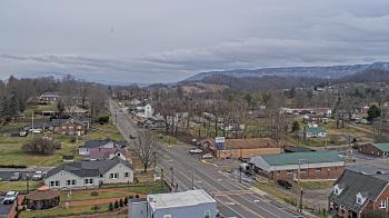 Weather camera view of Russell County Courthouse.