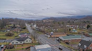 Weather camera view of Russell County Courthouse.