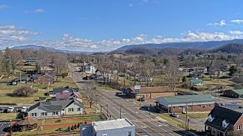 Weather camera view of Russell County Courthouse.