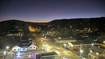Weather camera view of Russell County Courthouse.