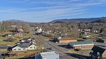 Weather camera view of Russell County Courthouse.