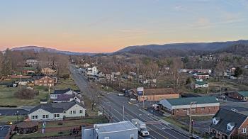 Weather camera view of Russell County Courthouse.