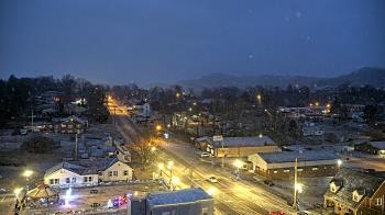 Weather camera view of Russell County Courthouse.