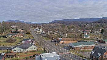 Weather camera view of Russell County Courthouse.
