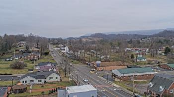 Weather camera view of Russell County Courthouse.