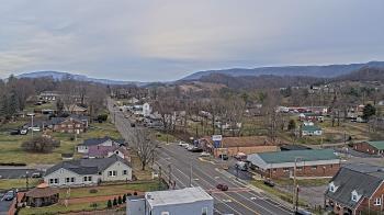 Weather camera view of Russell County Courthouse.