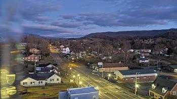 Weather camera view of Russell County Courthouse.