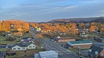 Weather camera view of Russell County Courthouse.