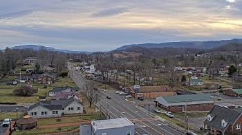 Weather camera view of Russell County Courthouse.