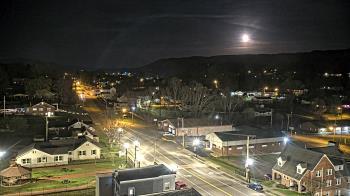 Weather camera view of Russell County Courthouse.