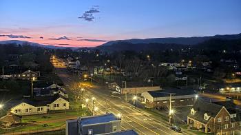Weather camera view of Russell County Courthouse.