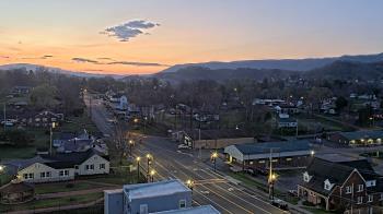 Weather camera view of Russell County Courthouse.