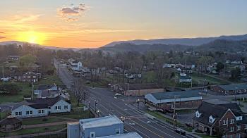 Weather camera view of Russell County Courthouse.