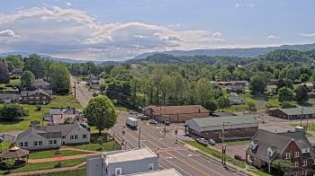 Weather camera view of Russell County Courthouse.