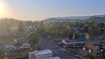 Weather camera view of Russell County Courthouse.