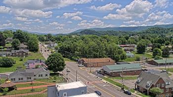 Weather camera view of Russell County Courthouse.