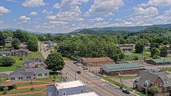 Weather camera view of Russell County Courthouse.