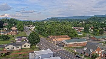 Weather camera view of Russell County Courthouse.
