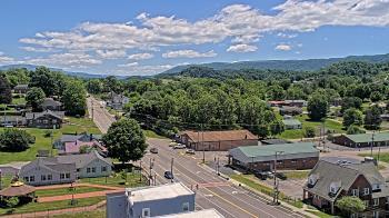 Weather camera view of Russell County Courthouse.
