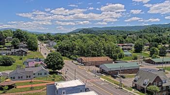 Weather camera view of Russell County Courthouse.