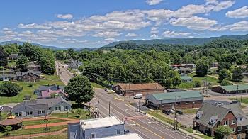 Weather camera view of Russell County Courthouse.