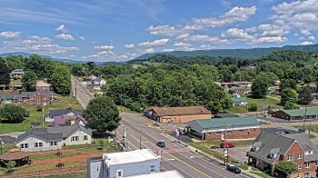 Weather camera view of Russell County Courthouse.