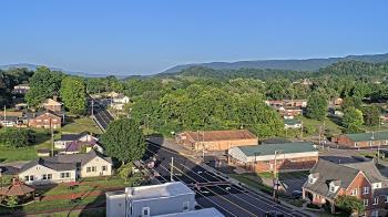 Weather camera view of Russell County Courthouse.