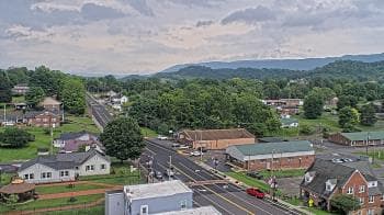 Weather camera view of Russell County Courthouse.