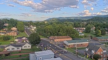 Weather camera view of Russell County Courthouse.