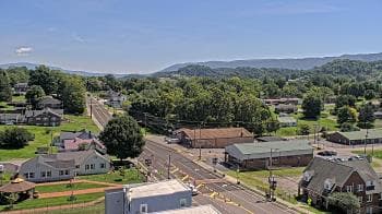Weather camera view of Russell County Courthouse.
